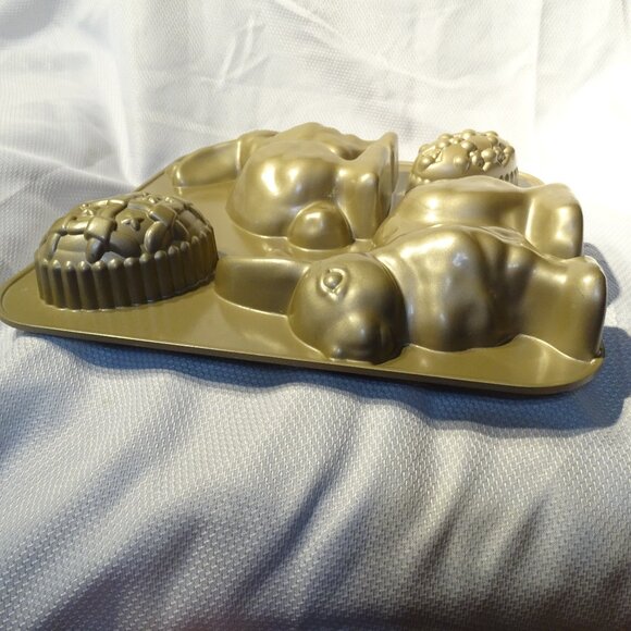 Nordic Ware 3D Easter Egg Bunny Rabbit Cake Pan - Picture 7 of 7